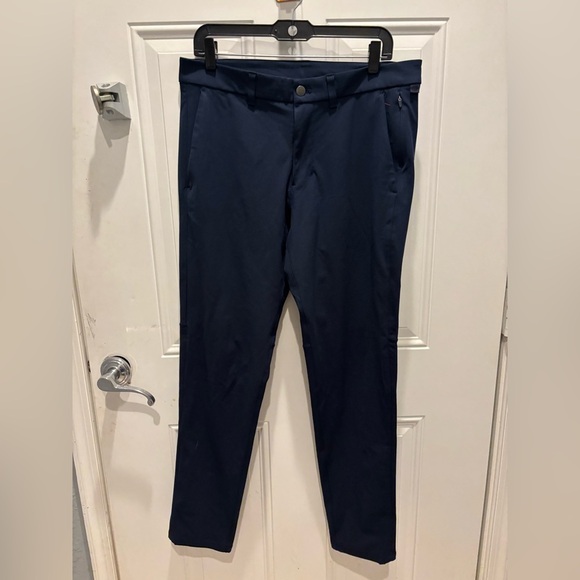 Lululemon Commission Pant Slim 32" Warpstreme
True Navy
Size 34 - Picture 4 of 6